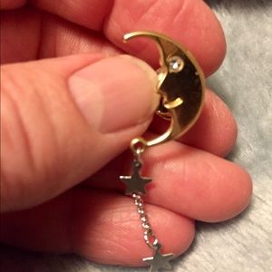 Avon Jewelry - š 6 items $25! Bundle me! Vintage Avon pins. Avon Jewelry - š 6 items $25! Bundle me! Vintage Avon pins.